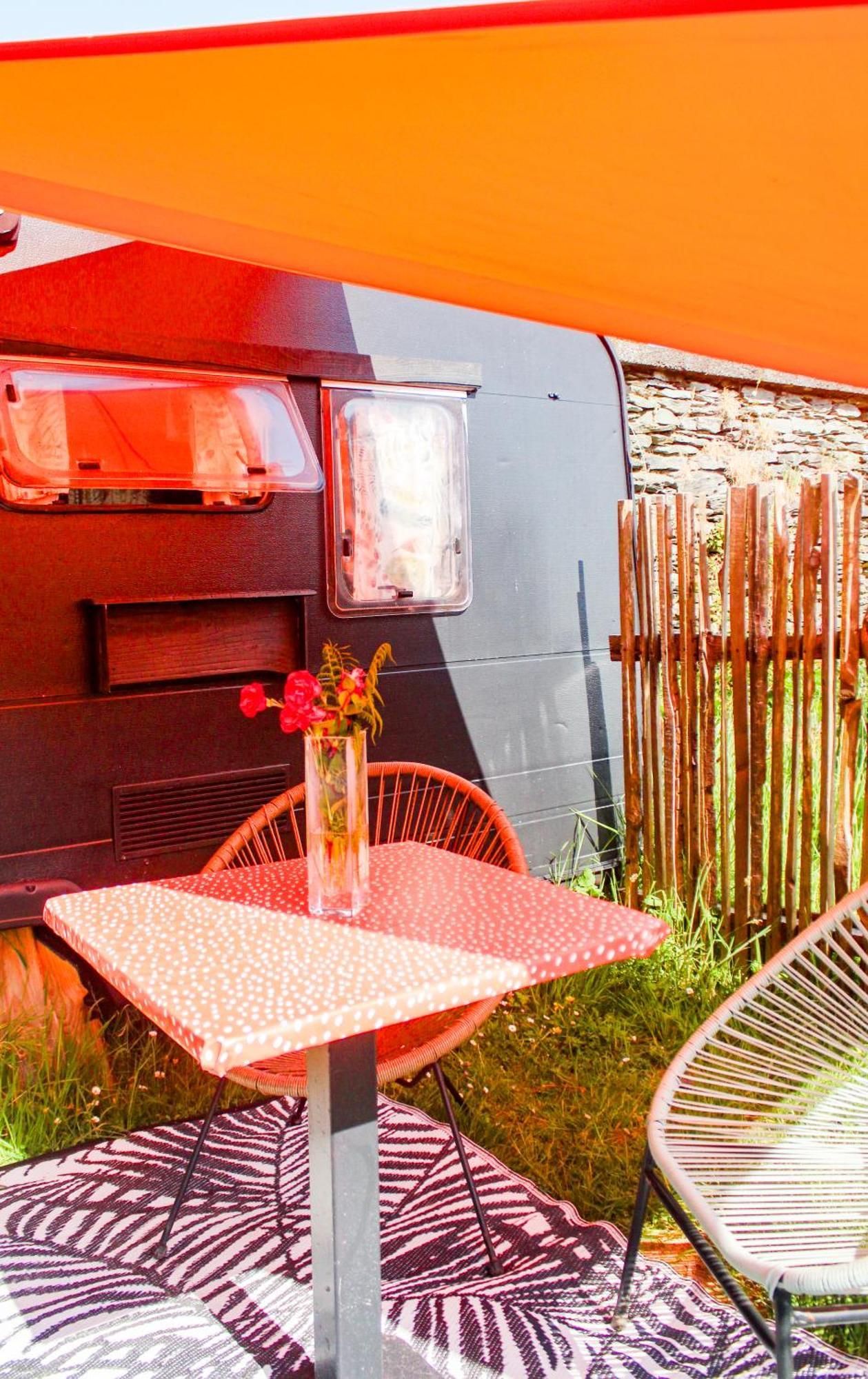 Retro Caravans At Valentia Island Escape Otel Chapeltown Dış mekan fotoğraf